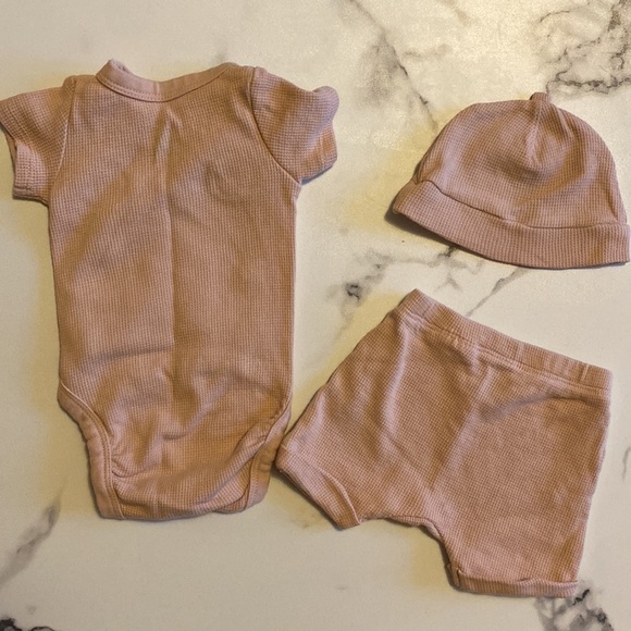 H&M Waffle Knit Wrapover Short Sleeve Bodysuit, Shorts & Hat Set in Blush Pink - Picture 10 of 10